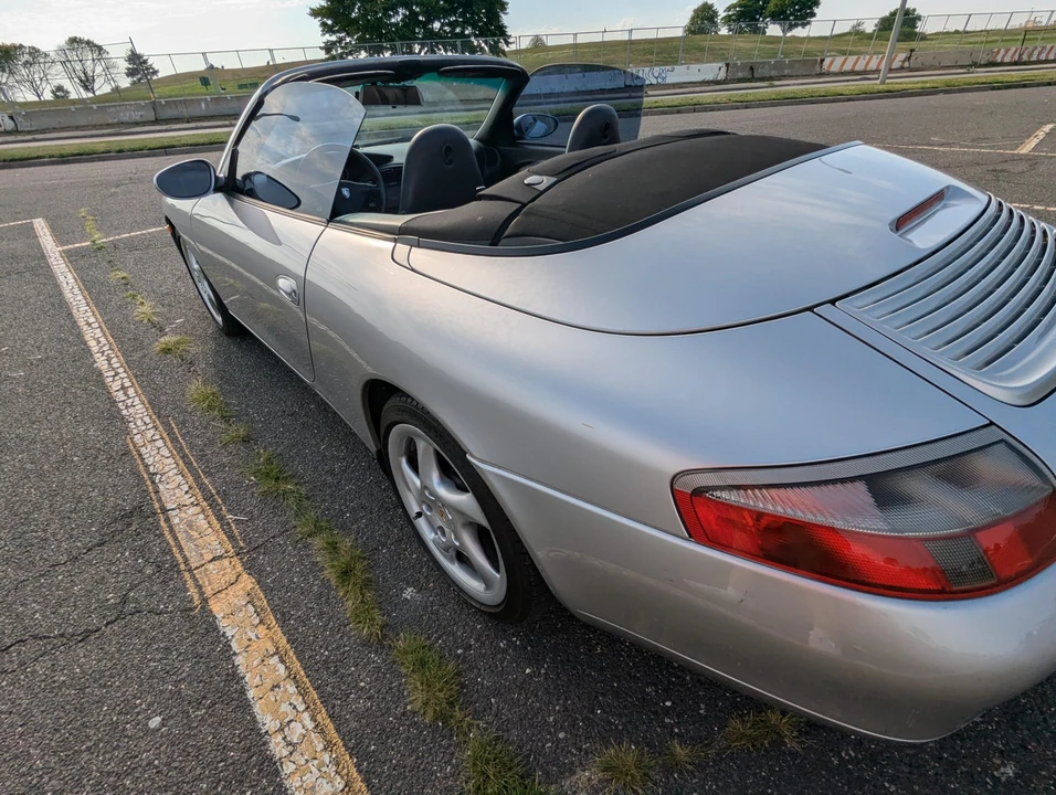 2001 Porsche 996 Carrera - Image 31 of 31