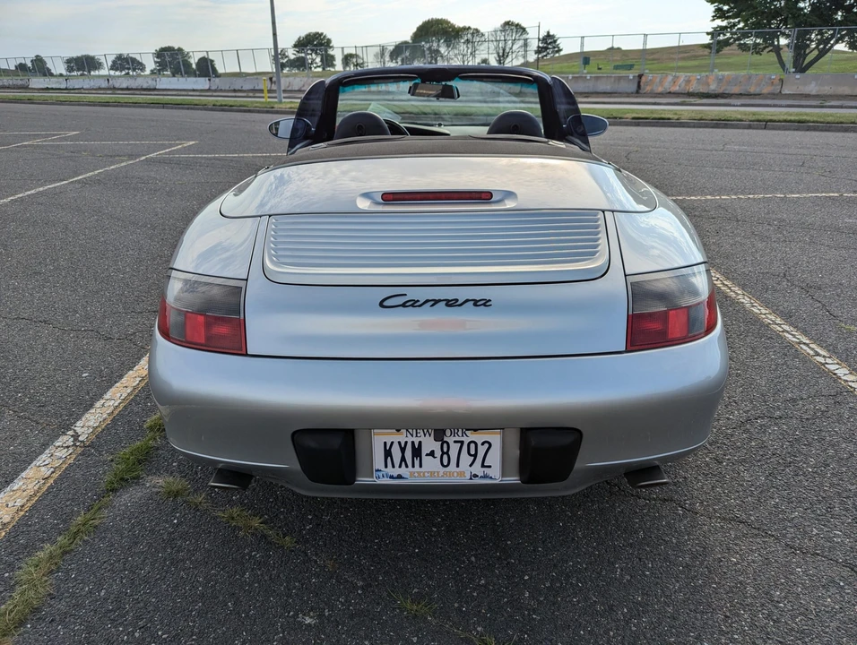 2001 Porsche 996 Carrera - Image 12 of 31