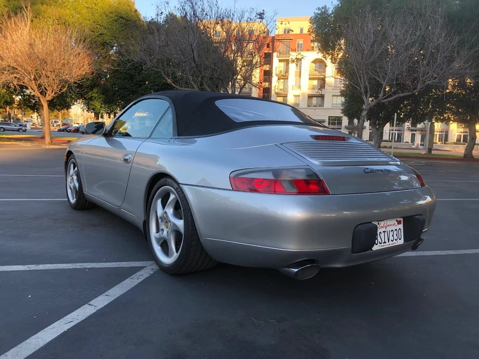 2001 Porsche 996 Carrera - Image 25 of 31