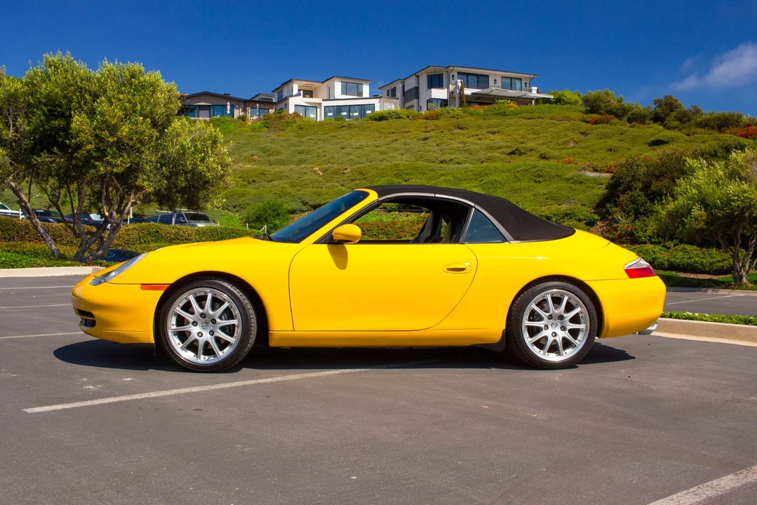 2001 Porsche 996 Carrera - Image 4 of 31
