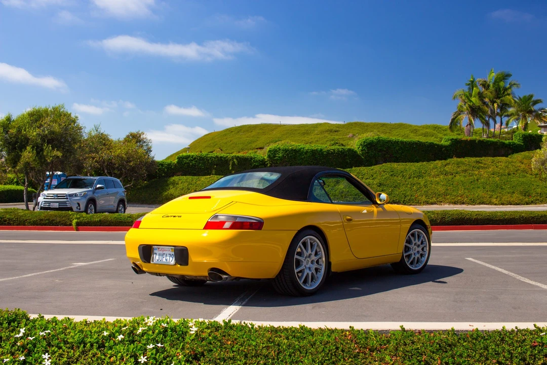 2001 Porsche 996 Carrera - Image 10 of 31