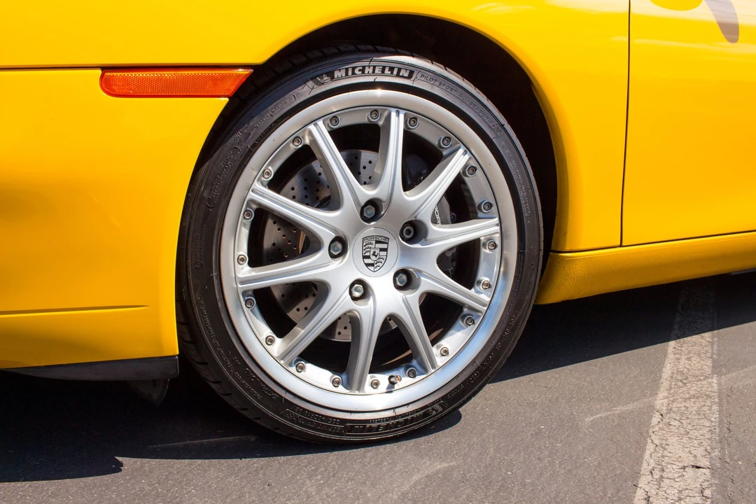2001 Porsche 996 Carrera - Image 17 of 31