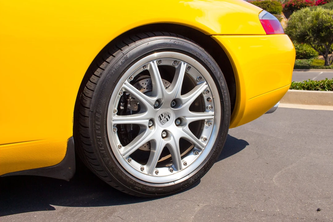 2001 Porsche 996 Carrera - Image 16 of 31