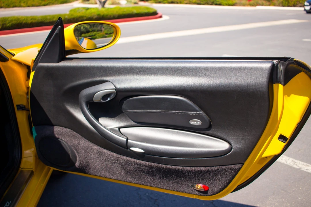 2001 Porsche 996 Carrera - Image 24 of 31