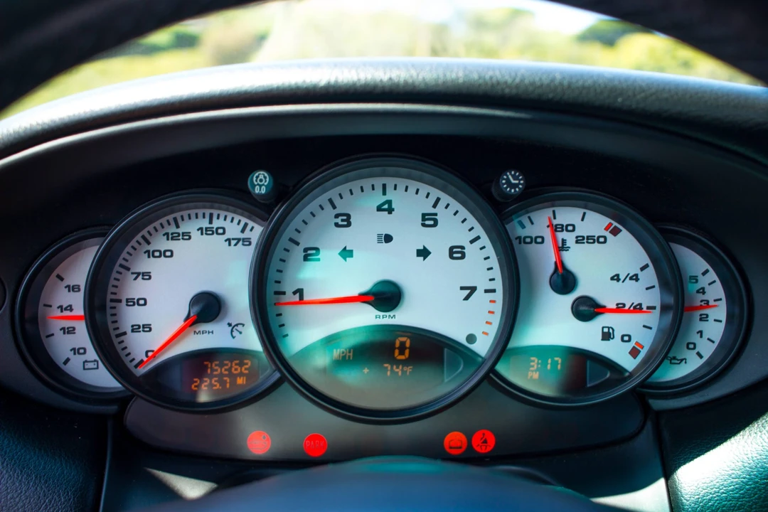 2001 Porsche 996 Carrera - Image 22 of 31