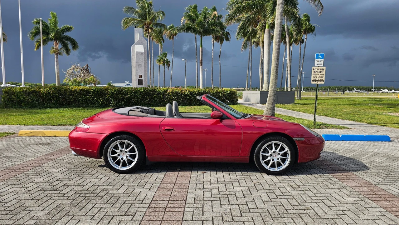 2001 Porsche 996 Carrera - Image 12 of 31