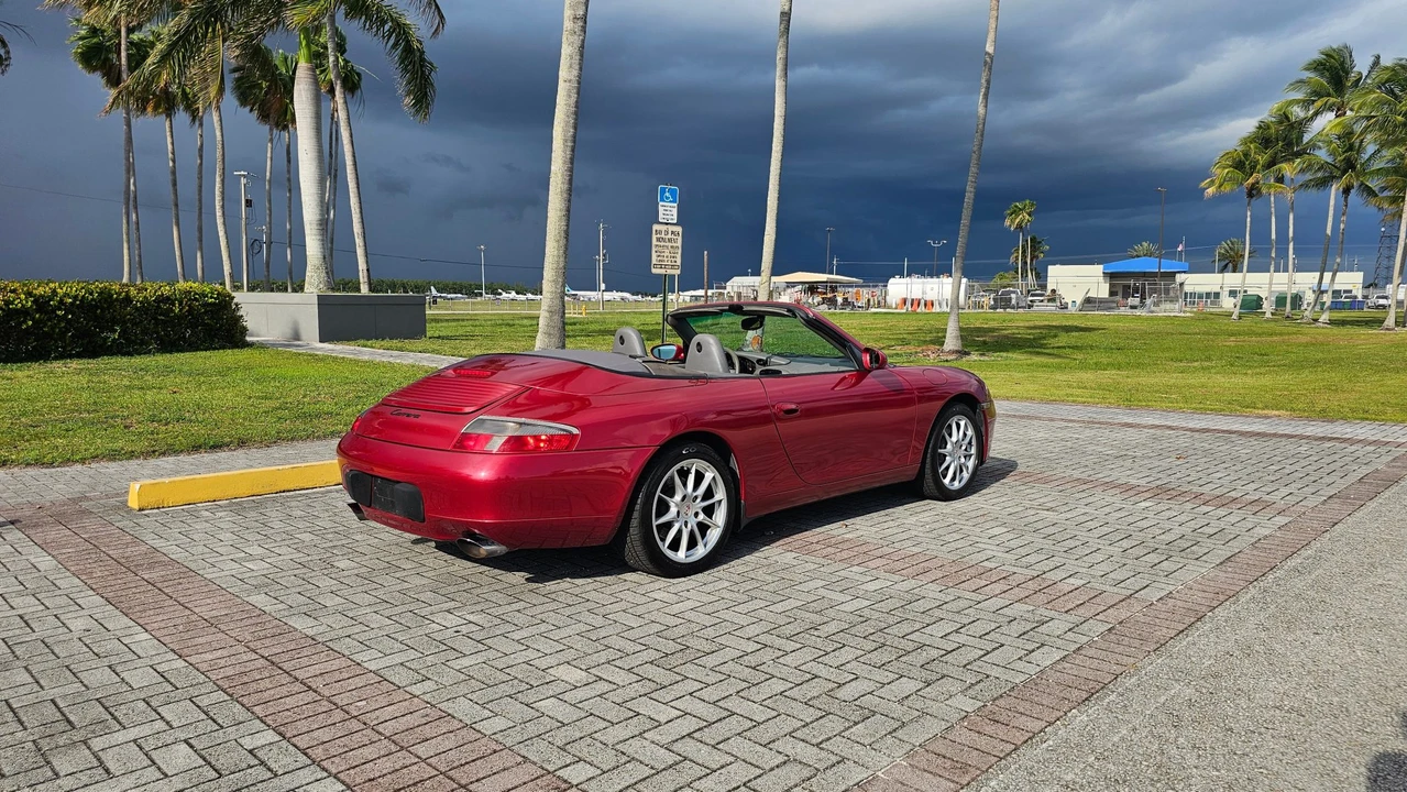2001 Porsche 996 Carrera - Image 11 of 31