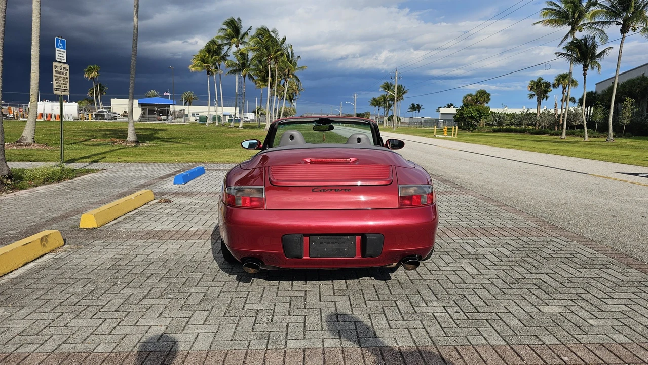 2001 Porsche 996 Carrera - Image 9 of 31