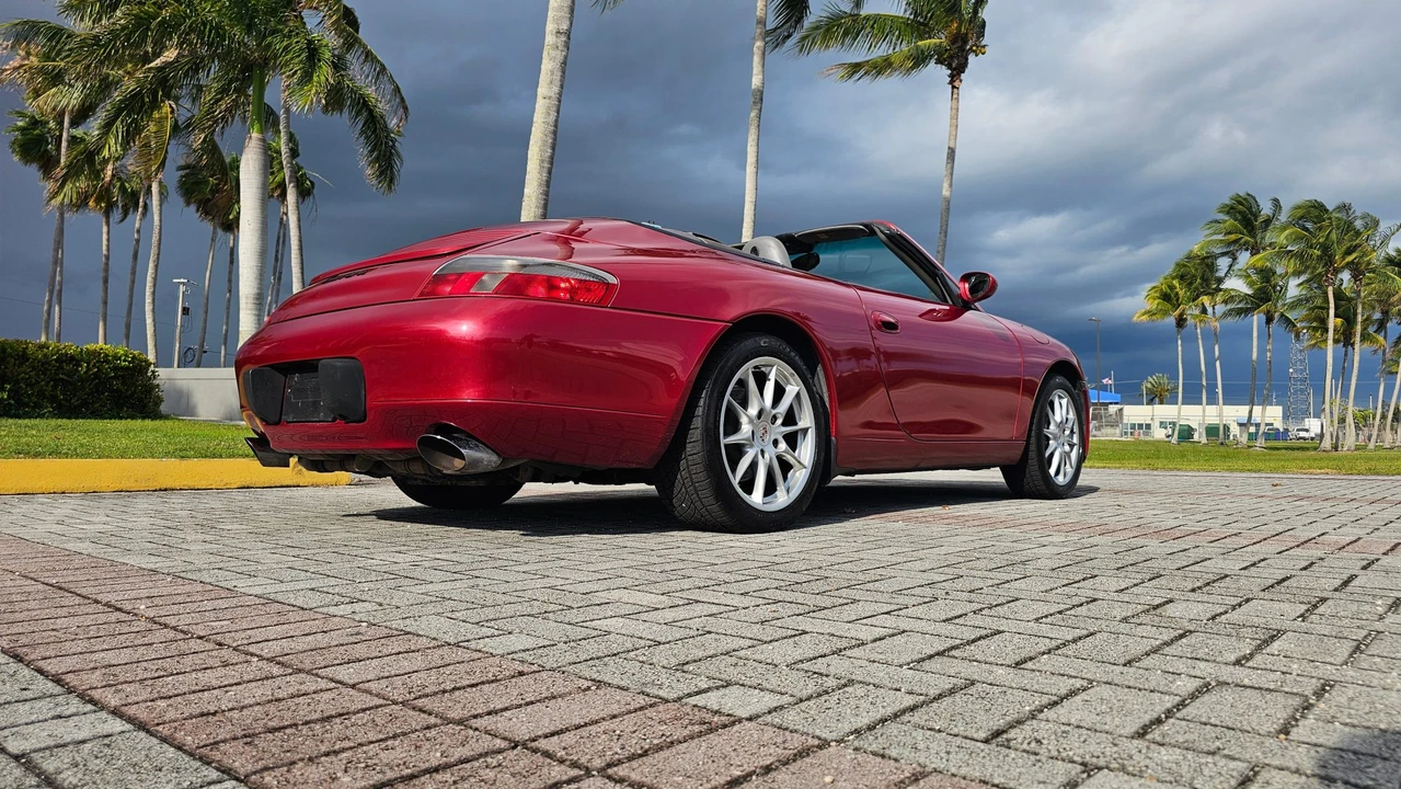 2001 Porsche 996 Carrera - Image 10 of 31