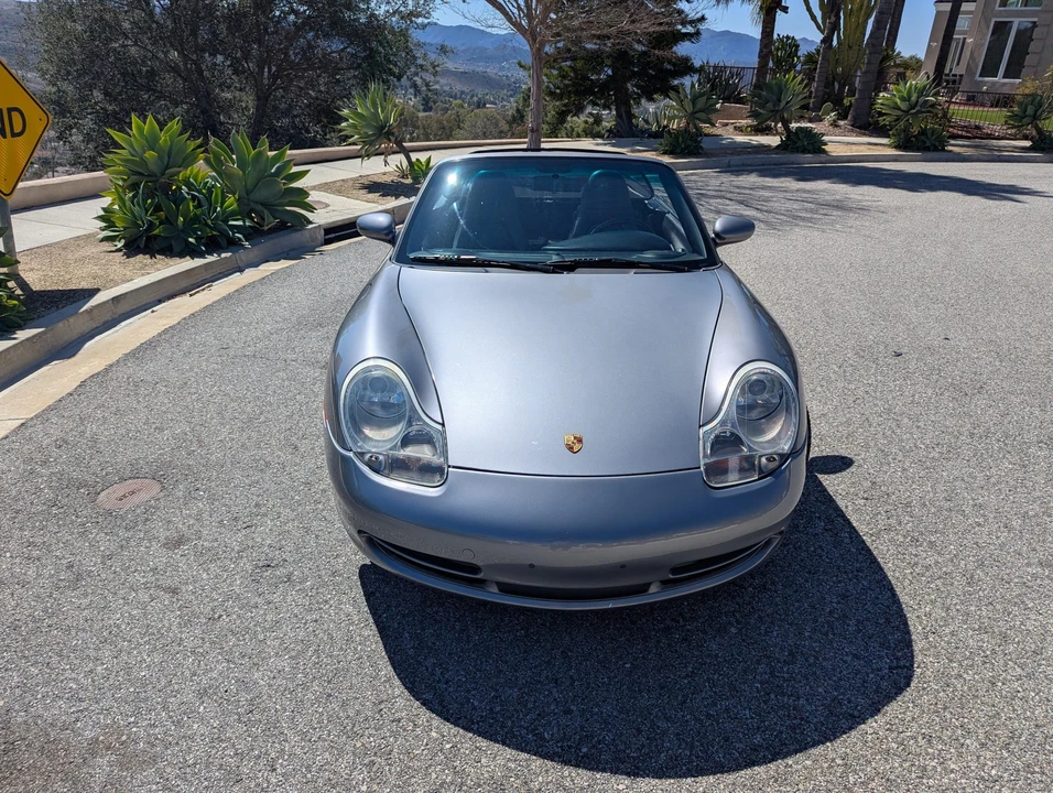 2001 Porsche 996 Carrera - Image 10 of 31