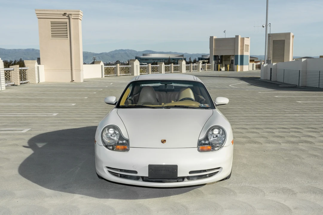 2001 Porsche 996 Carrera - Image 10 of 31