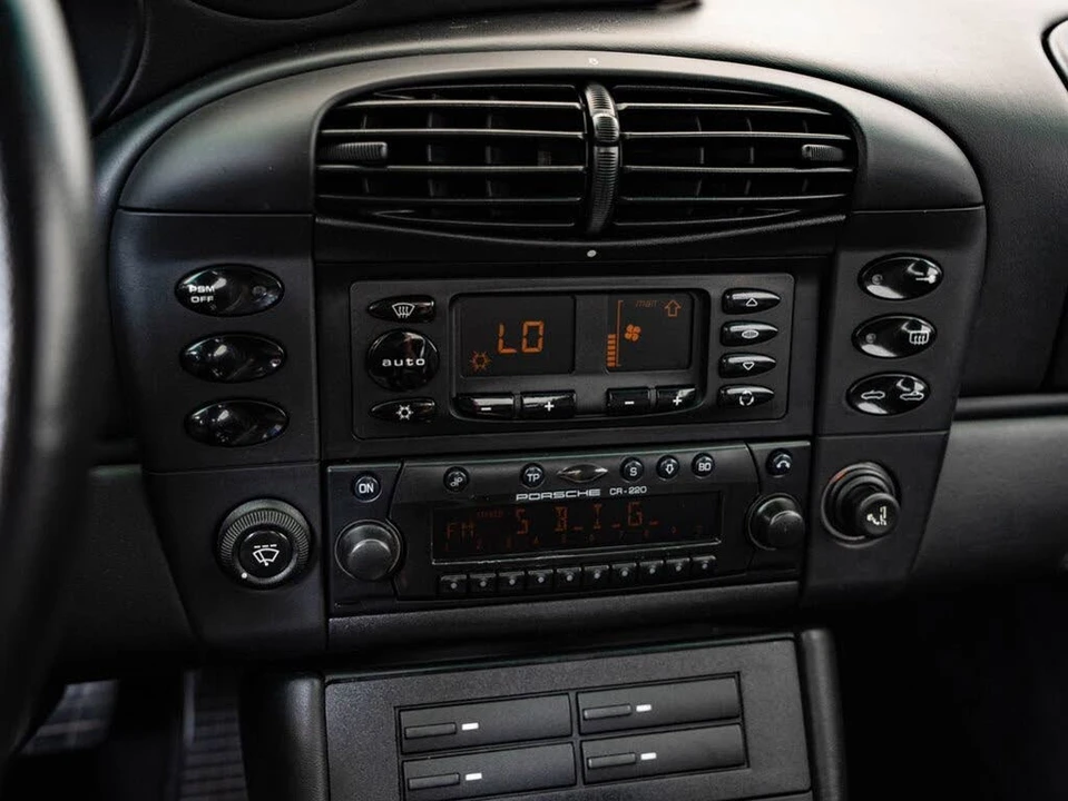 2001 Porsche 996 Carrera - Image 29 of 31