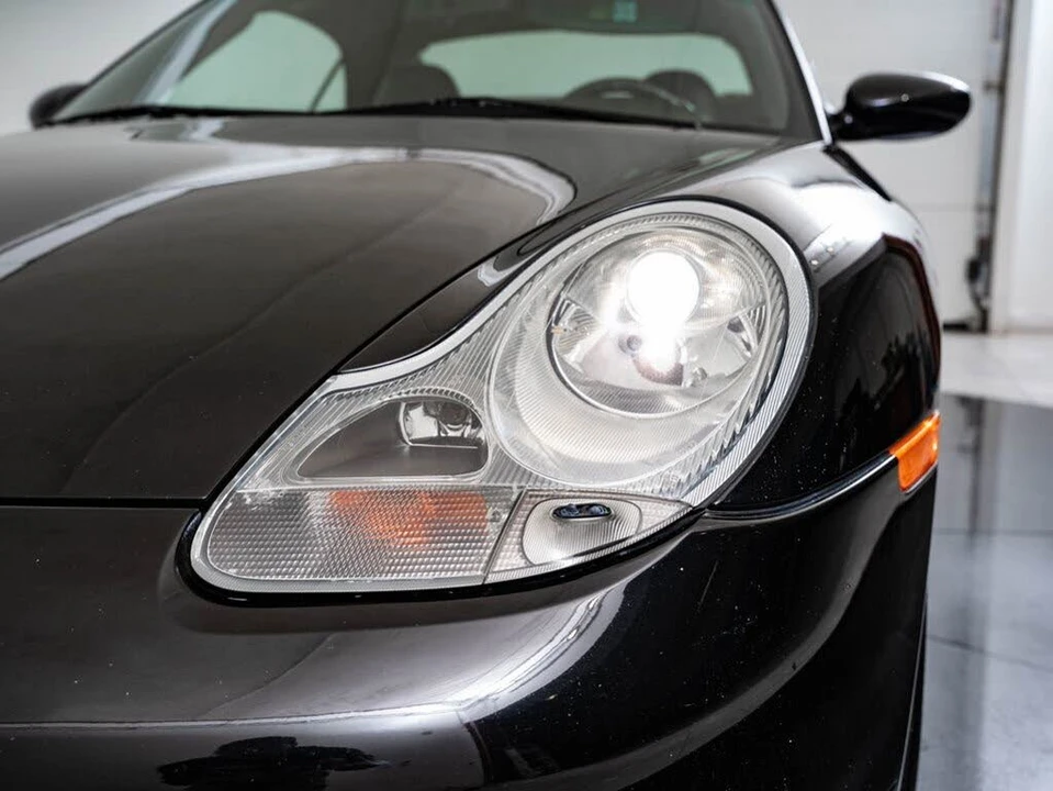 2001 Porsche 996 Carrera - Image 13 of 31