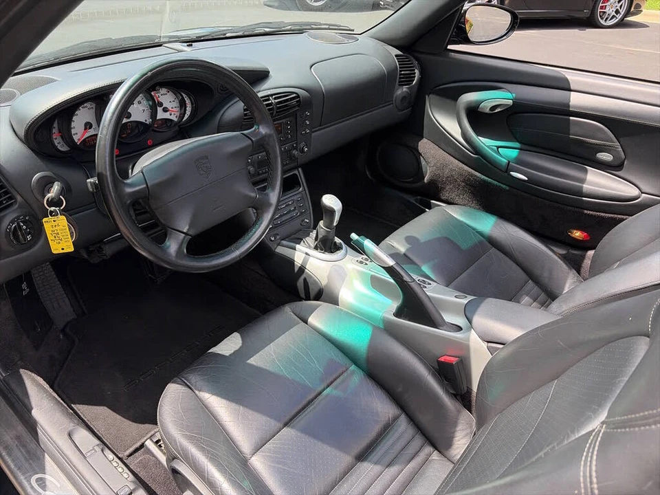 2001 Porsche 996 Carrera - Image 12 of 23