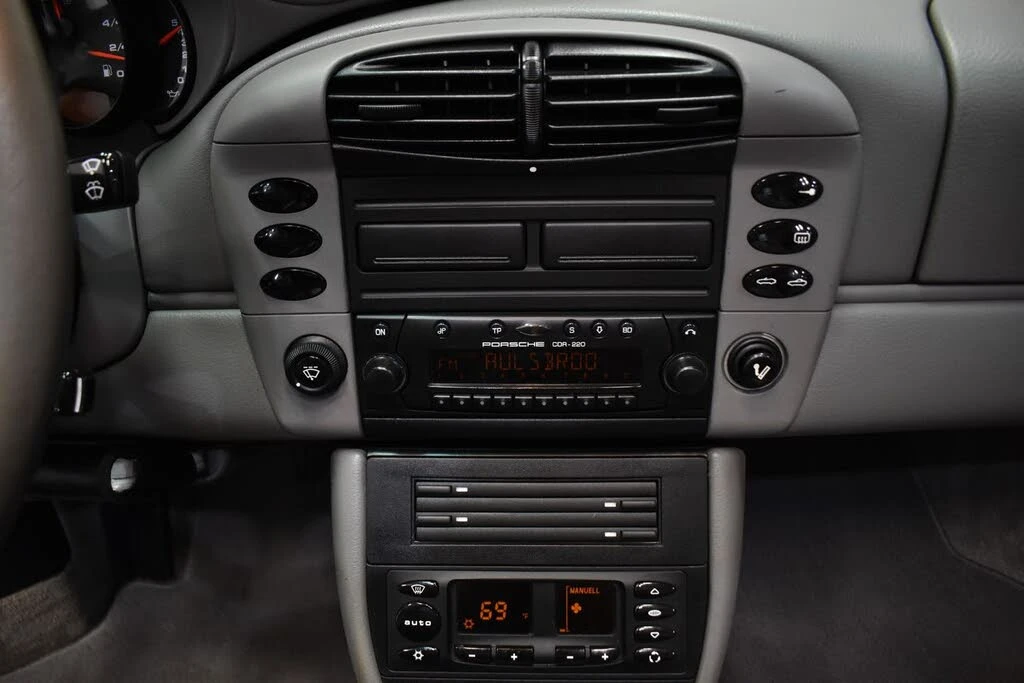 2001 Porsche 996 Carrera - Image 19 of 28
