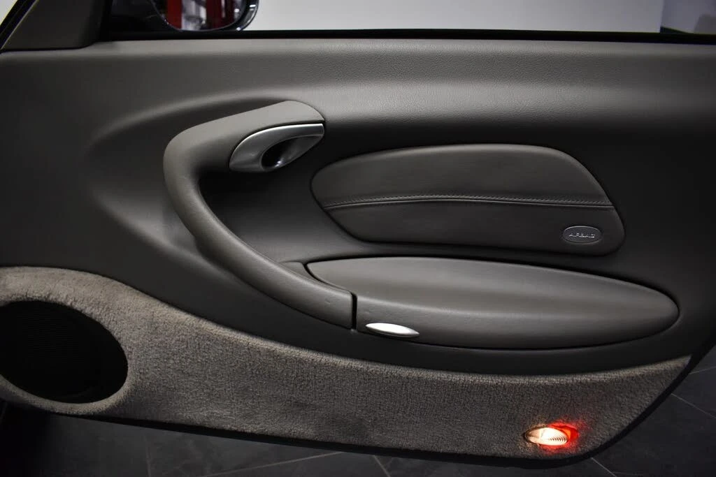 2001 Porsche 996 Carrera - Image 23 of 28