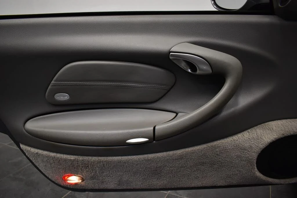 2001 Porsche 996 Carrera - Image 22 of 28