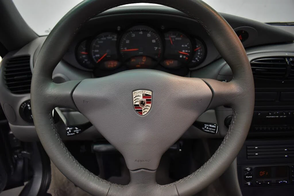 2001 Porsche 996 Carrera - Image 13 of 28
