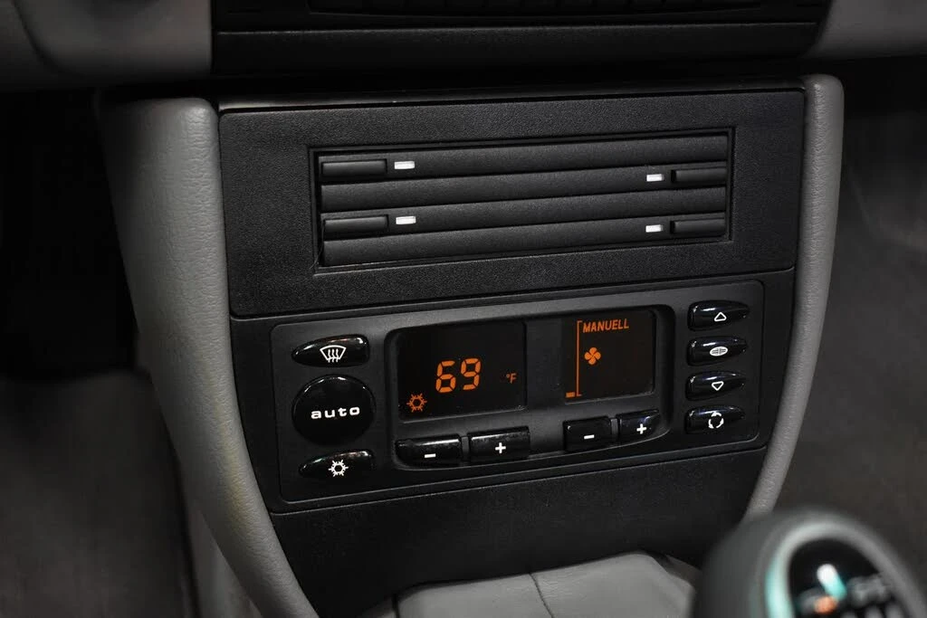 2001 Porsche 996 Carrera - Image 21 of 28