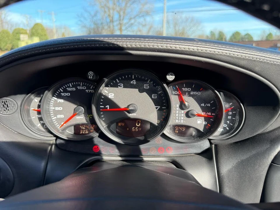 2001 Porsche 996 Carrera - Image 22 of 31