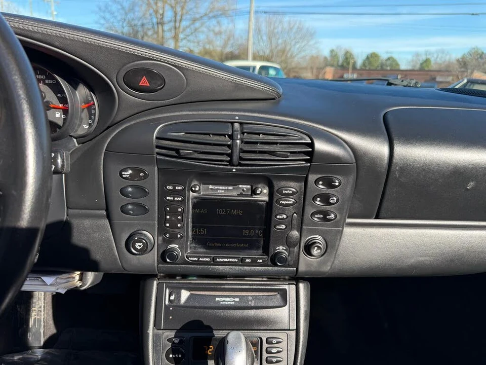 2001 Porsche 996 Carrera - Image 25 of 31