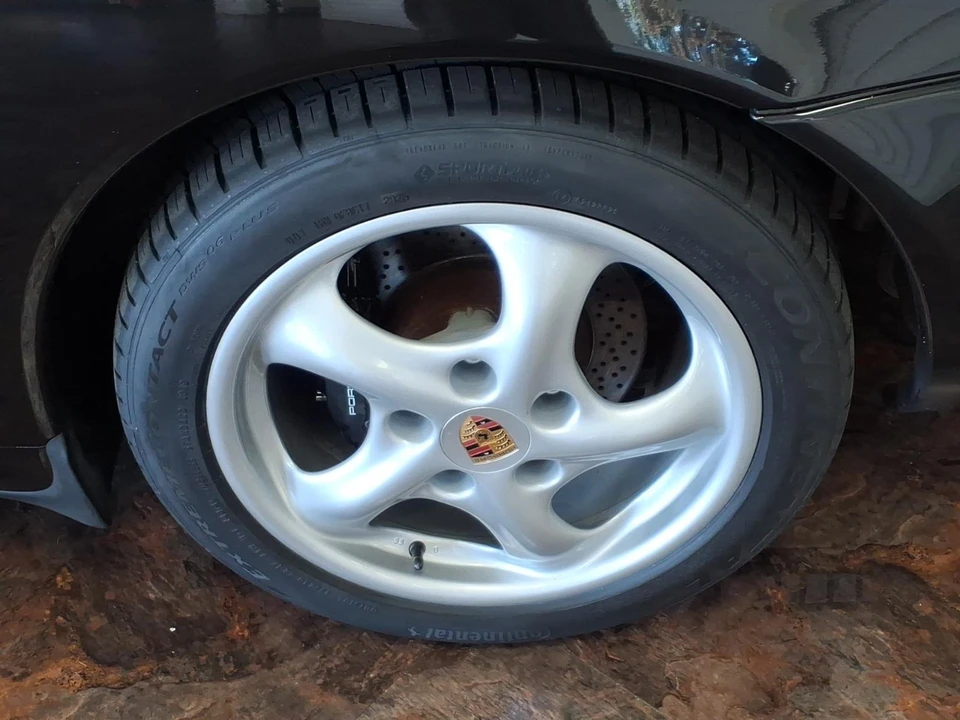 2001 Porsche 996 Carrera - Image 9 of 30