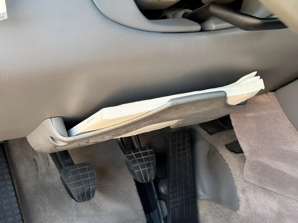 2001 Porsche 996 Carrera - Image 30 of 31