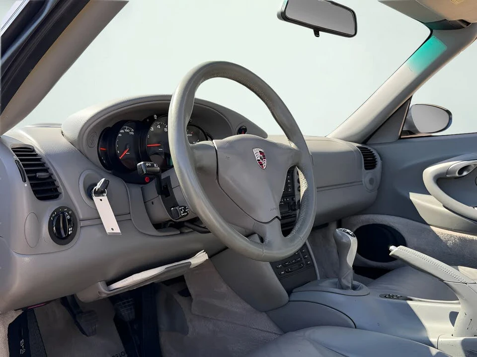 2001 Porsche 996 Carrera - Image 2 of 31