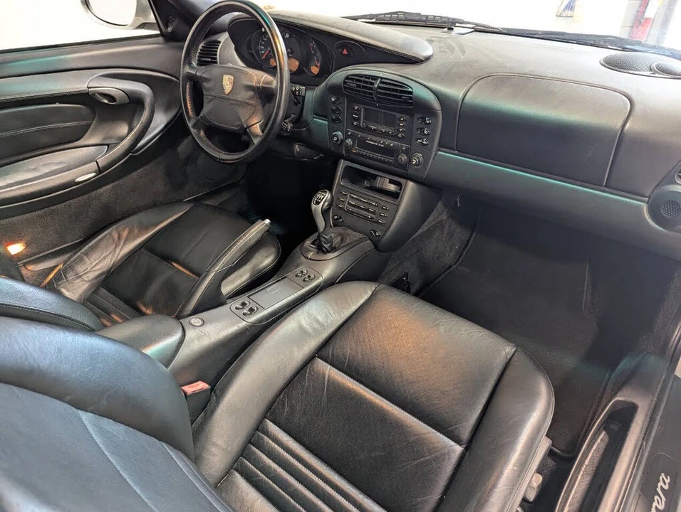 2001 Porsche 996 Carrera - Image 12 of 17