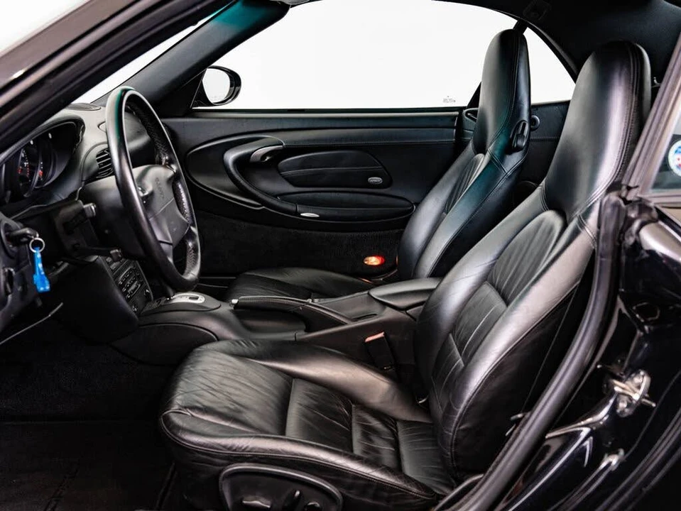 2001 Porsche 996 Carrera - Image 5 of 31