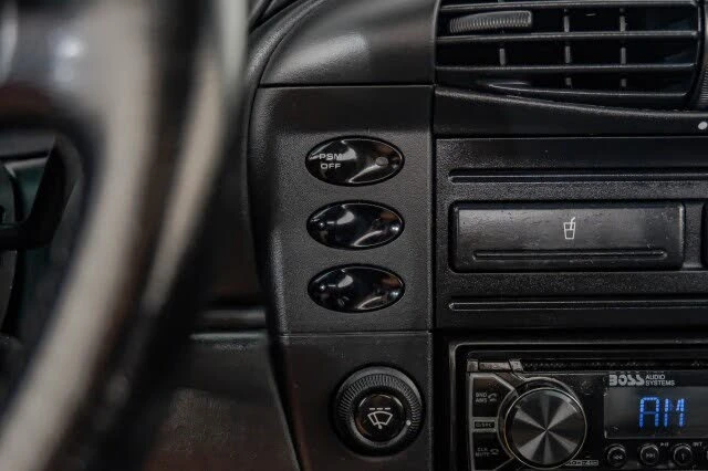 2001 Porsche 996 Carrera - Image 27 of 31
