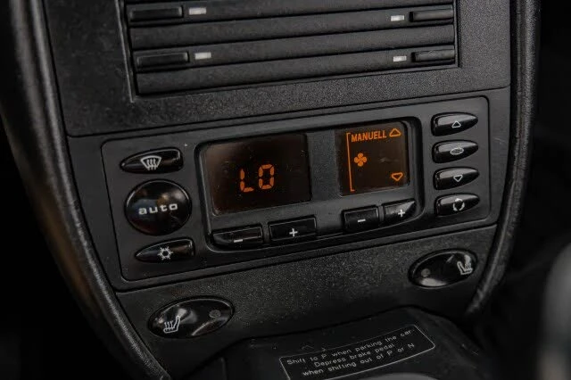 2001 Porsche 996 Carrera - Image 25 of 31