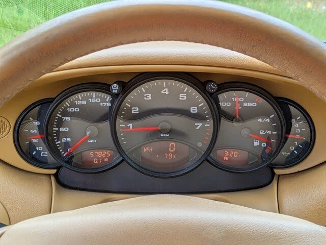 2001 Porsche 996 Carrera - Image 10 of 30