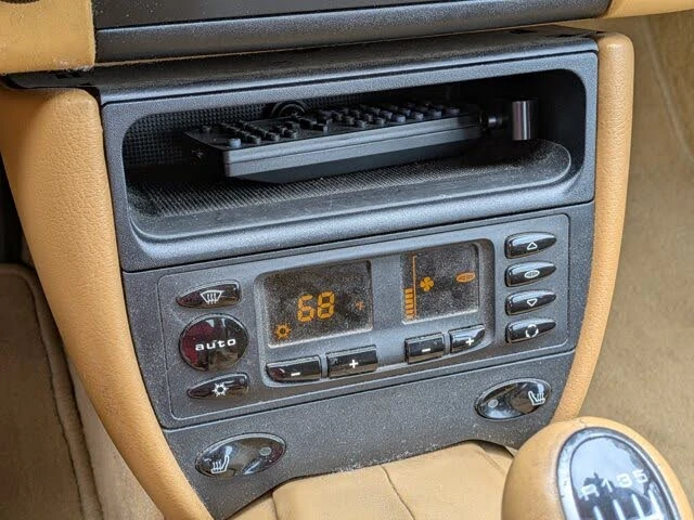2001 Porsche 996 Carrera - Image 15 of 30