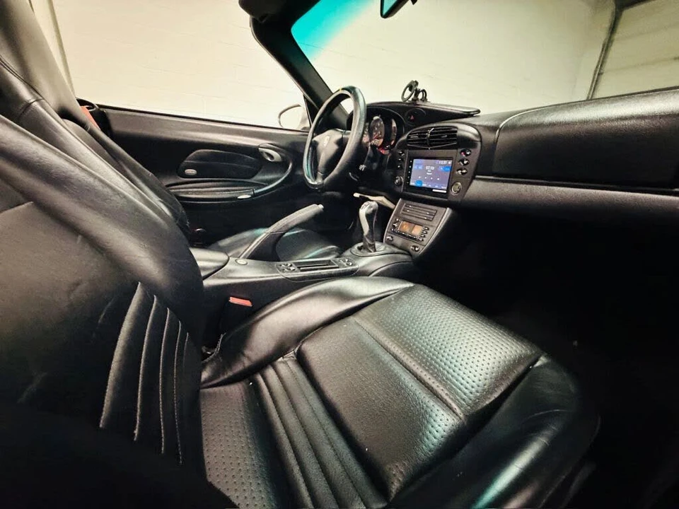 2001 Porsche 996 Carrera - Image 15 of 31