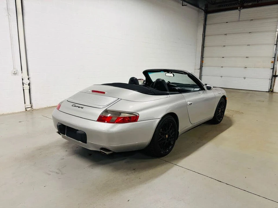 2001 Porsche 996 Carrera - Image 8 of 31