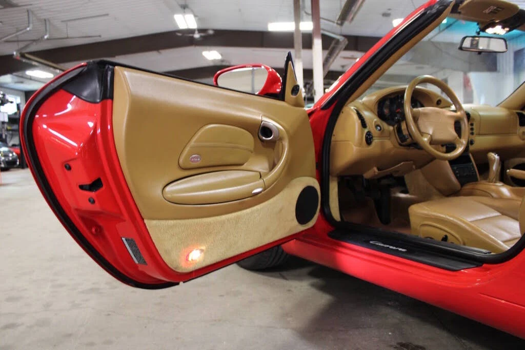 2001 Porsche 996 Carrera - Image 30 of 31