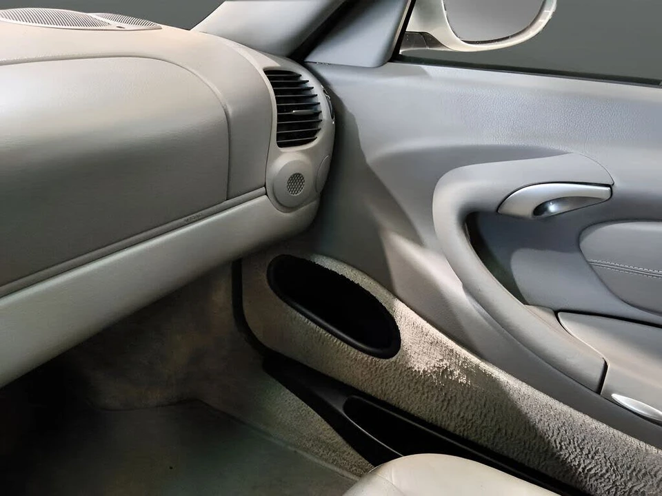 2001 Porsche 996 Carrera - Image 27 of 31