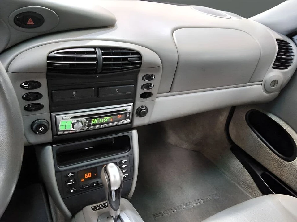2001 Porsche 996 Carrera - Image 24 of 31