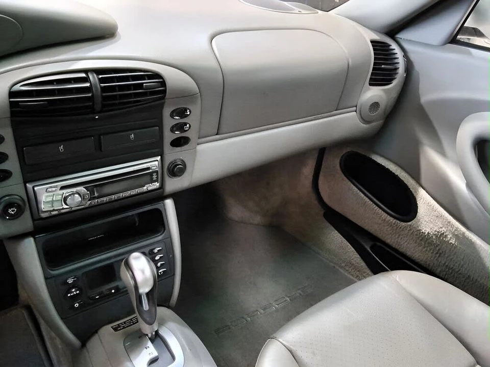 2001 Porsche 996 Carrera - Image 21 of 31