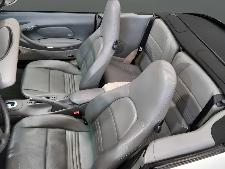 2001 Porsche 996 Carrera - Image 28 of 31