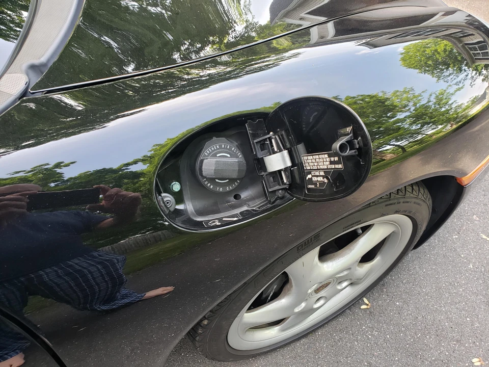 2001 Porsche 996 Carrera - Image 26 of 31