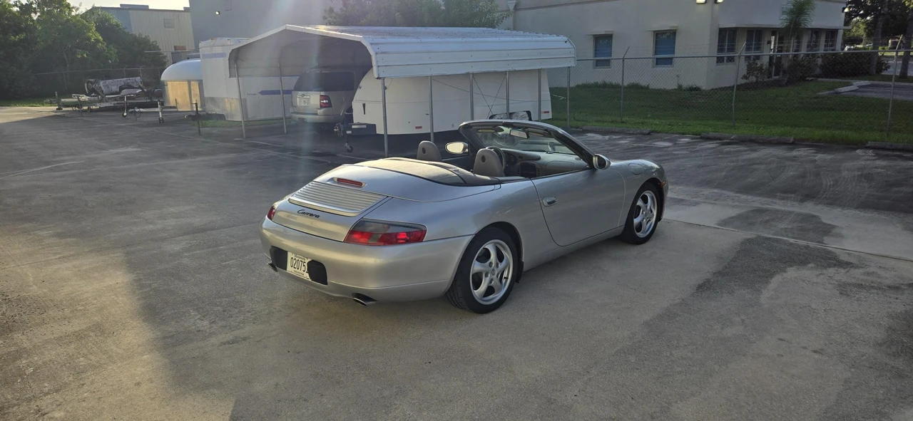 2001 Porsche 996 Carrera - Image 10 of 31