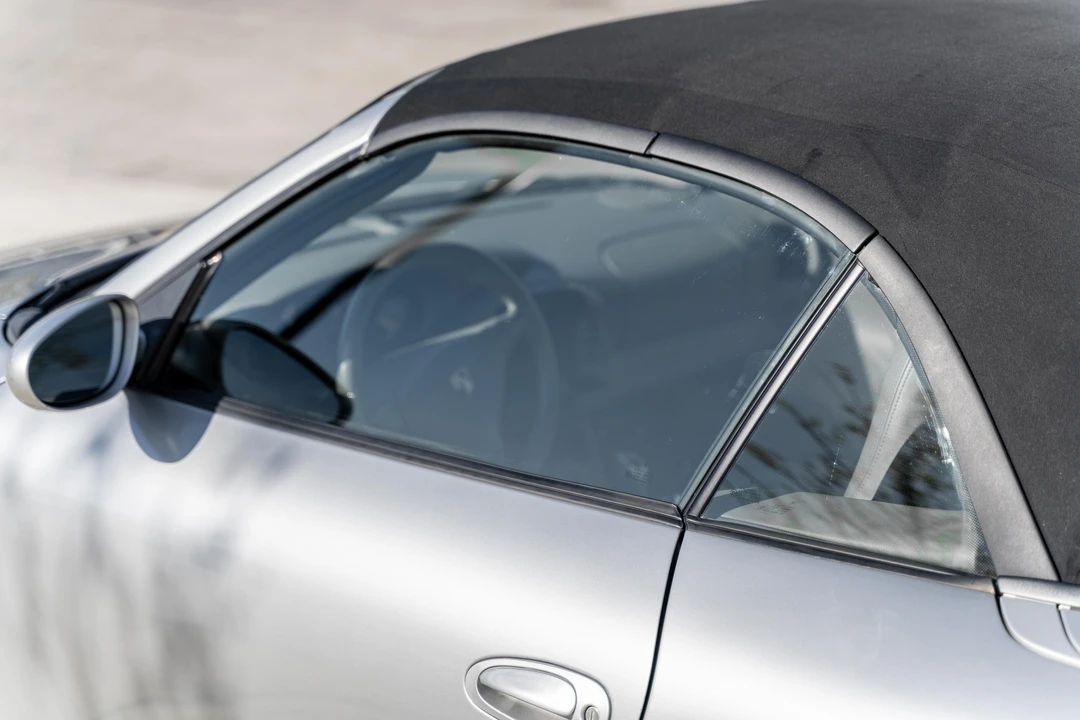 2001 Porsche 996 Carrera - Image 23 of 31