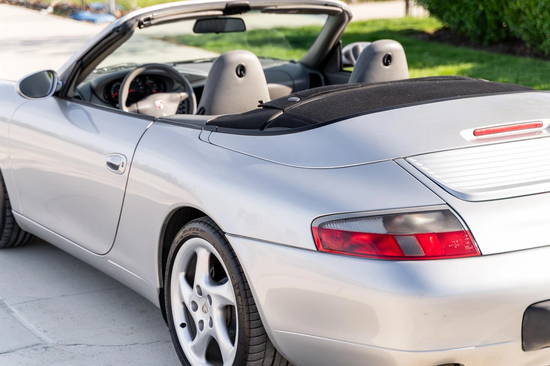 2001 Porsche 996 Carrera - Image 26 of 31
