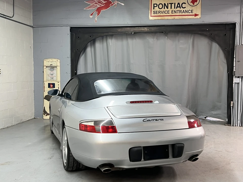 2001 Porsche 996 Carrera - Image 25 of 31