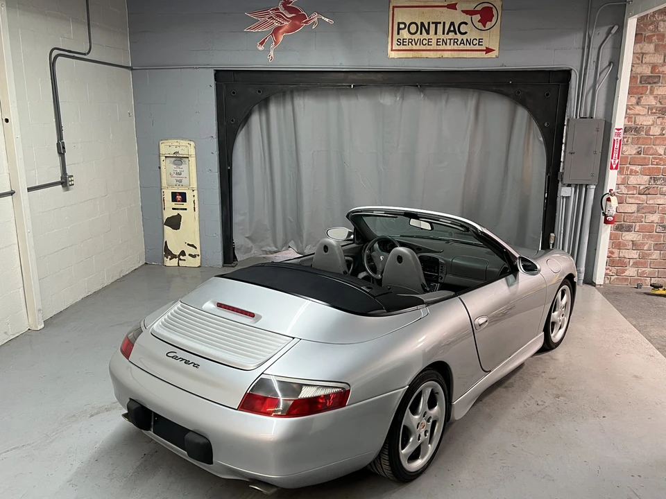 2001 Porsche 996 Carrera - Image 28 of 31
