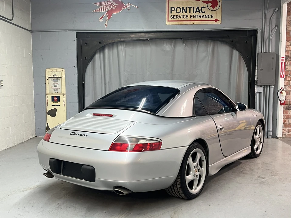 2001 Porsche 996 Carrera - Image 16 of 31