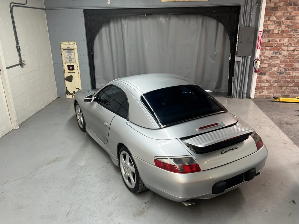 2001 Porsche 996 Carrera - Image 10 of 31