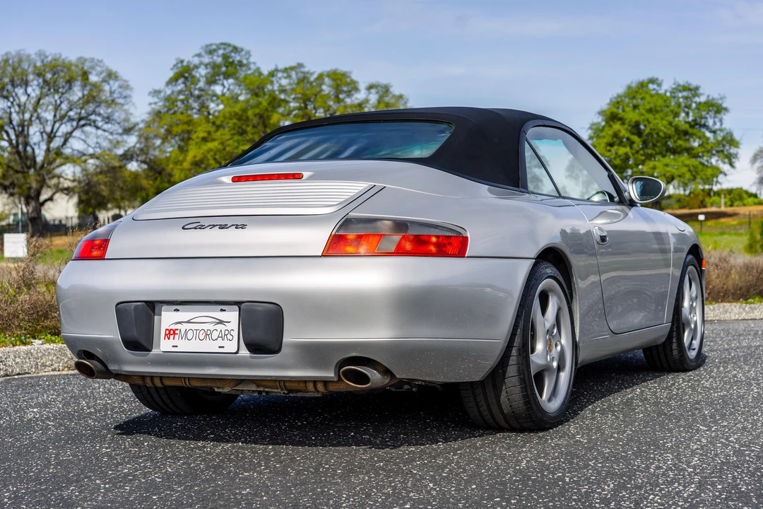 2001 Porsche 996 Carrera - Image 13 of 31